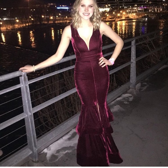 Dress - Picture 3 of 4